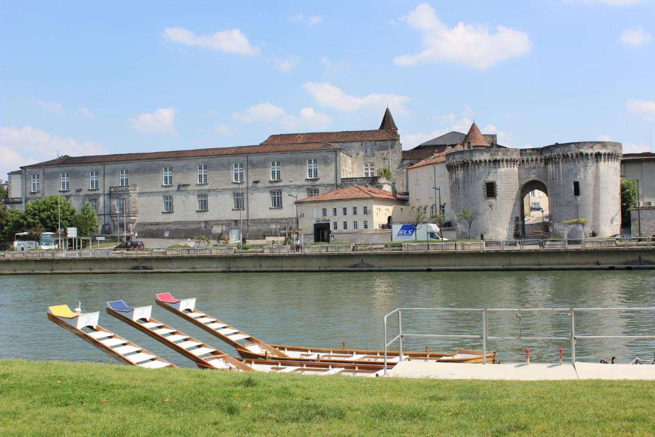 Ibis Budget Cognac Шатобернар Экстерьер фото
