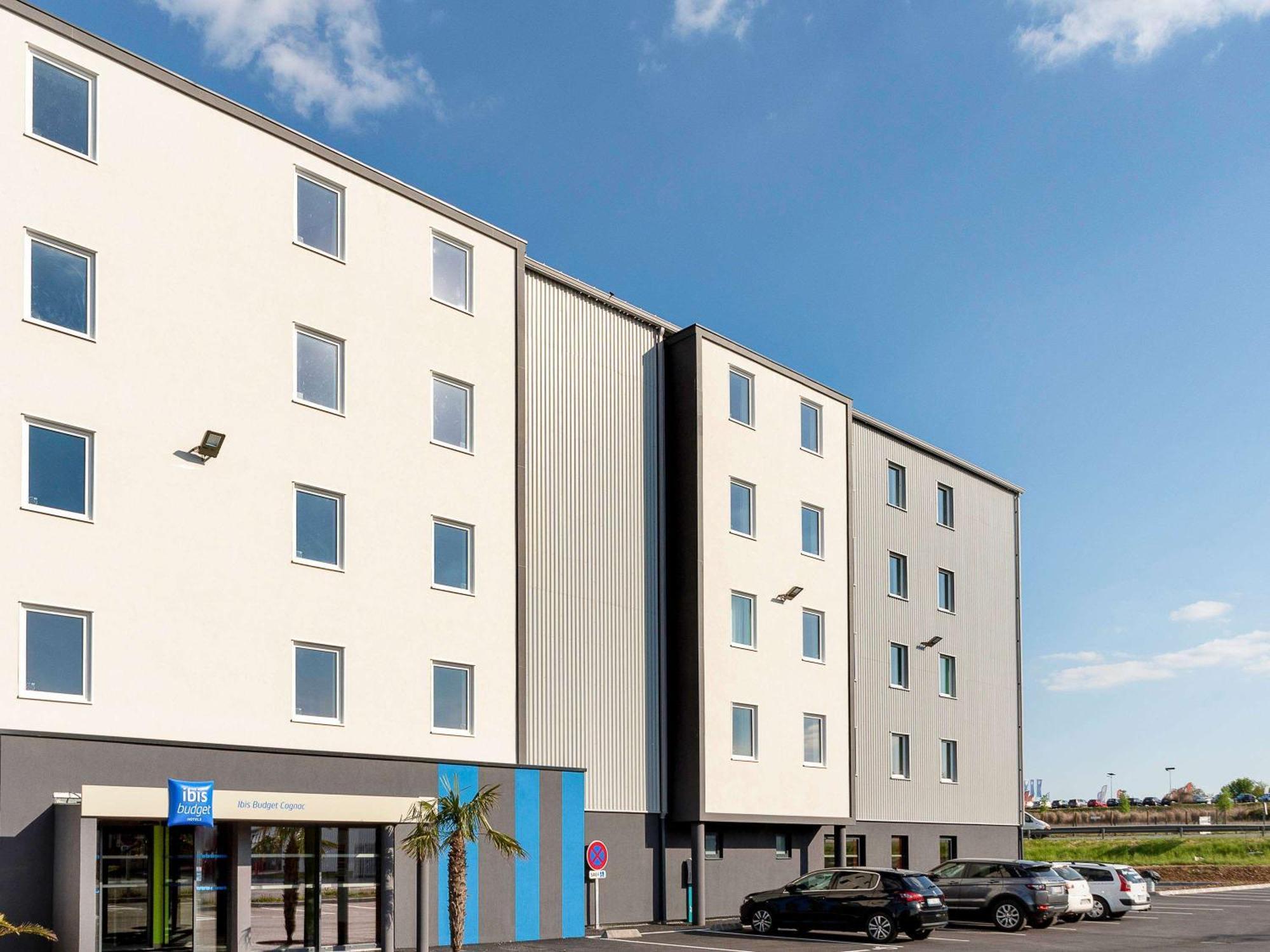 Ibis Budget Cognac Шатобернар Экстерьер фото