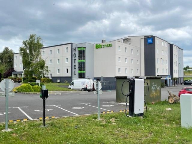 Ibis Budget Cognac Шатобернар Экстерьер фото